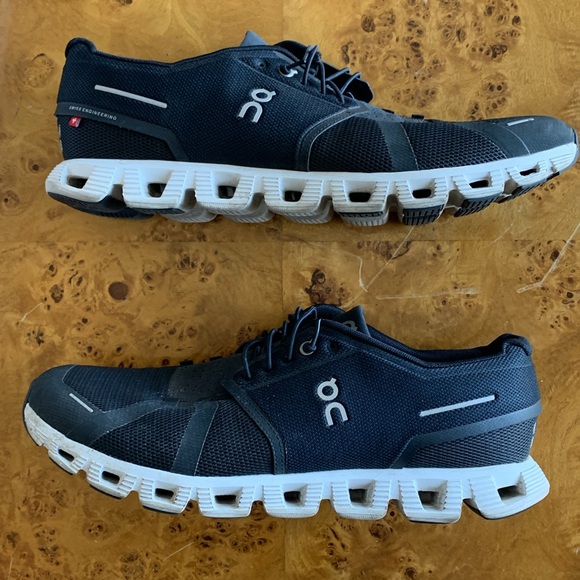 On Running Men's Shoes - Picture 1 of 9